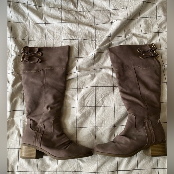 Ams boots - Picture 2 of 2